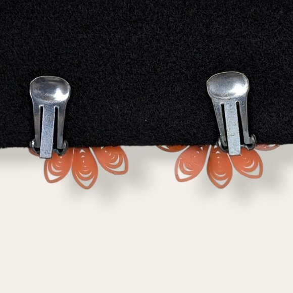 V. 50s Floral Ear Climber Earrings - Picture 6 of 7